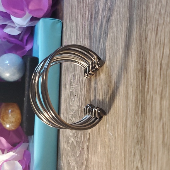 Multilayer bangle cuffed bracelet. Multi toned. - Picture 5 of 6